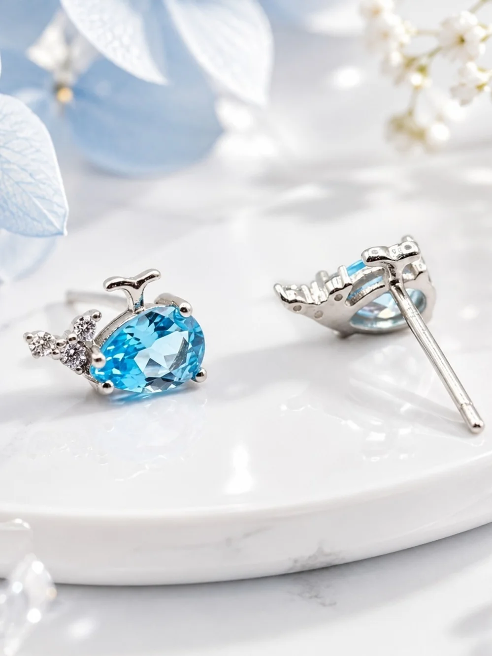 New 925 Sterling Silver Minimalist Cute Blue Whale Dolphin Animal Earrings Stud - Picture 2 of 3